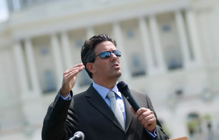 Wayne Pacelle speaking on the Hill.